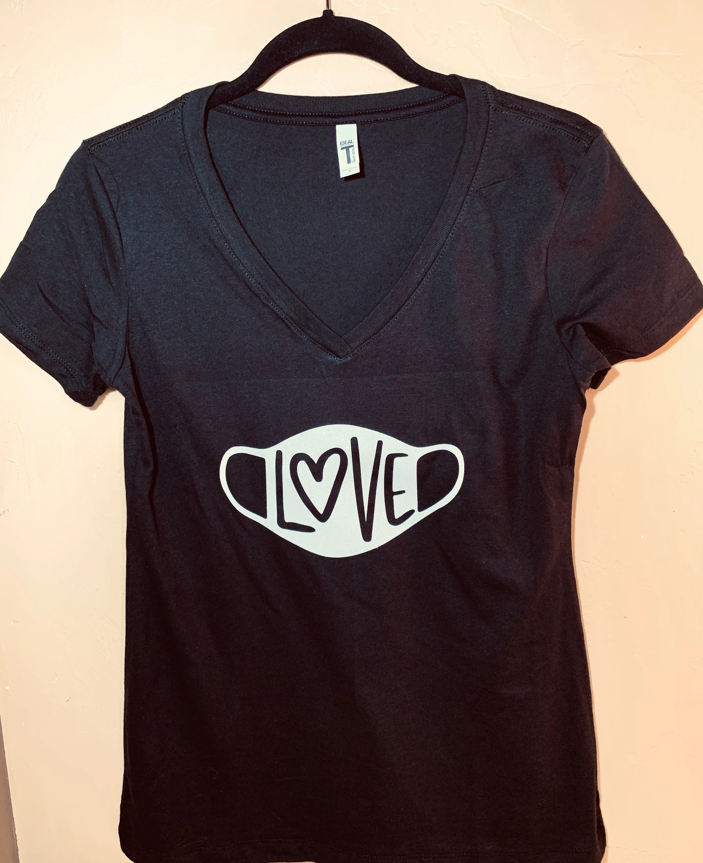 Graphic Tee Black Mask LOVE