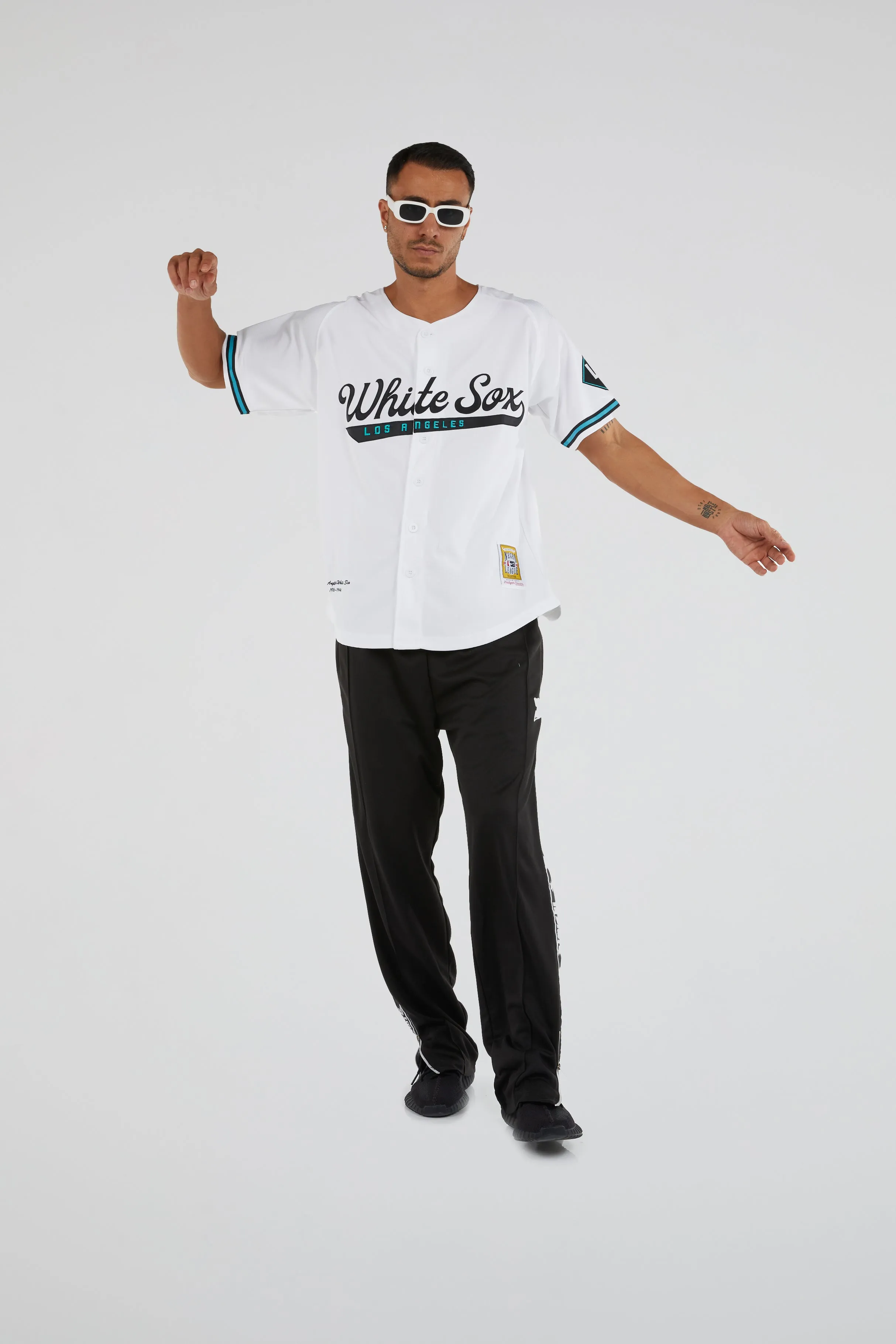 Headgear - Los Angeles White Sox Button Down Jersey