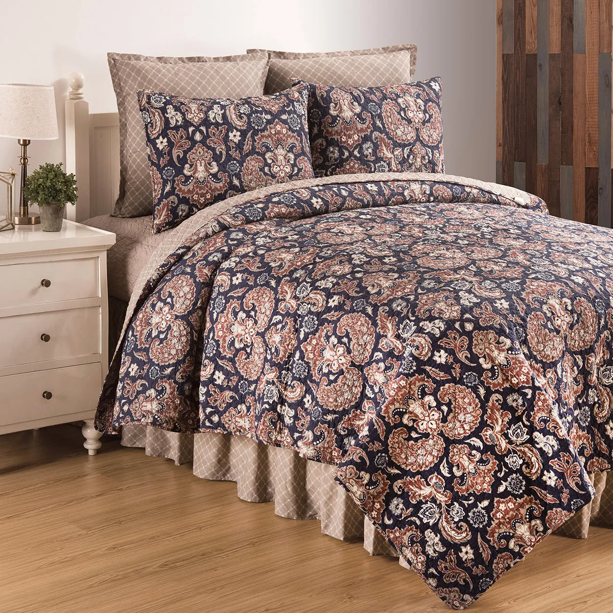 Rosamund Damask Quilt Set