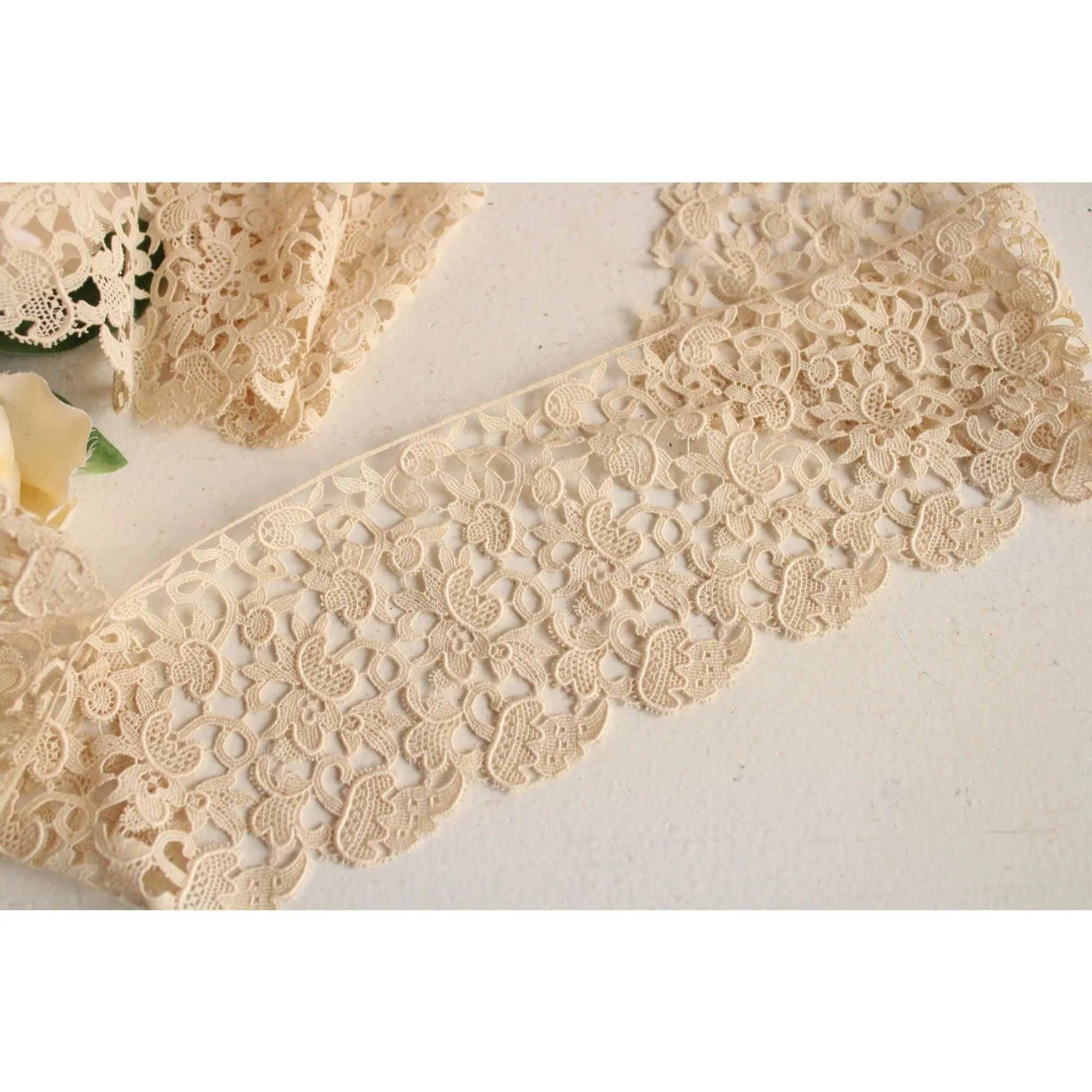 Vintage 1930s 1940s Ivory Lace Trim, 1 Yard 9" Piece, 3.75" Wide